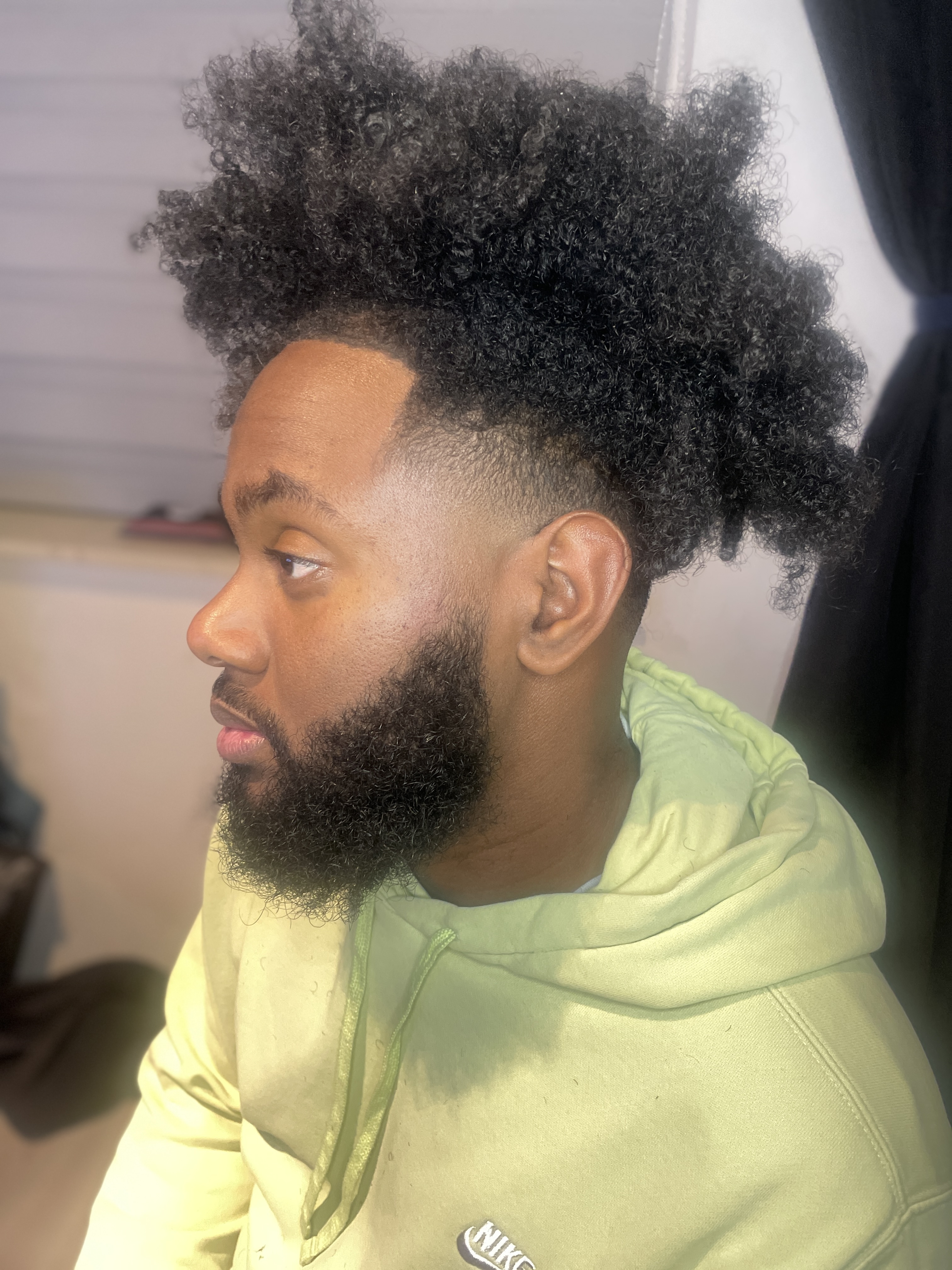 Professionele curly fade knipbeurt door BarberMatthew